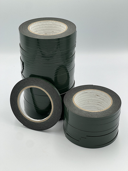 Клейкая лента двусторонняя на вспененной основе  6мм*5м (спайка 48 штук) цена за 1 штуку 