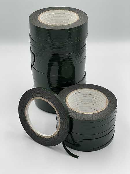 Клейкая лента двусторонняя на вспененной основе  6мм*5м (спайка 48 штук) цена за 1 штуку 