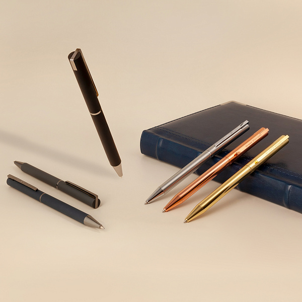 Ручка шарик. автомат 0,7 мм"BERGAMO"  СИНЯЯ  (корпус металл Золото)