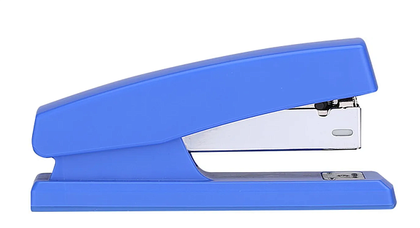 Степлер на 25 л. 24/6 26/6 Deli ассорти 100скоб пластик коробка