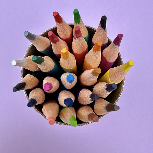 Карандаши 24 цв. УКОРОЧЕННЫЕ "FUNCOLOR" (пластиковые) В ТУБУСЕ С ТОЧИЛКОЙ, 4 ВИДА