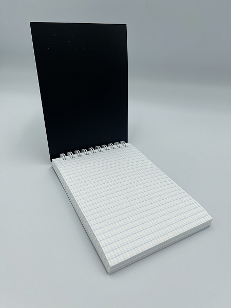 Блокнот А6 (99 х 136 мм) 80л.кл.на гребне Черная,пластиковая обложка,блок офсет