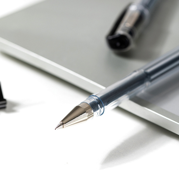 Ручка гелевая 0,5 мм Deli EveryU, ЧЕРНАЯ, корп.прозрачный 