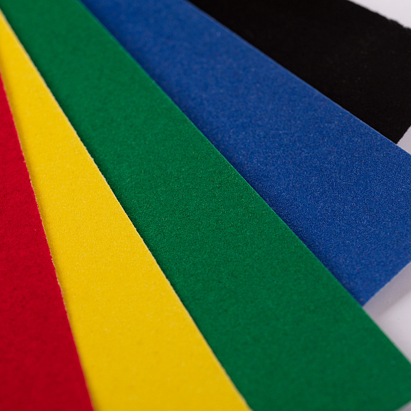 Цветная бумага  "Лео" "Играй" бархатная    A4   21 х  29.7 см  5 л.  5 цв.