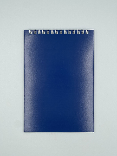 Блокнот А5 (136 х 198 мм) 32л.кл.на гребне Синяя,обл.дизайнерский картон,блок офсет