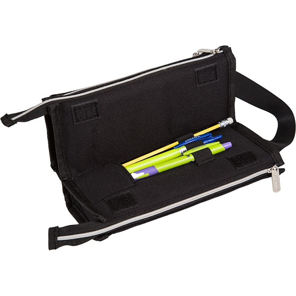 Пенал "deVENTE. Moving Forward. Black" 21x10x7,5 см, прямоугольный для 60 пр. текстильный, 2 отд на молнии, наружный объемный карман на молнии, отделение с органайзером, с аппликацией из каучука, с ручкой-петлей с объемной печатью