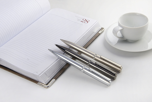 Ручка "BOSTON" шарик. автомат. 0,7 мм, МЕТАЛЛИЧЕСКИЙ КОРПУС СЕРЕБРЯНЫЙ, СИНЯЯ