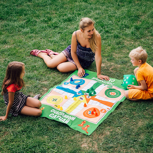 Игра настольная (ходилка) Bondibon «СЧАСТЛИВЫЙ СЛУЧАЙ», серия игр большого размера 130x93x0,15см