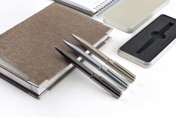 Ручка "BOSTON" шарик. автомат. 0,7 мм, МЕТАЛЛИЧЕСКИЙ КОРПУС ШАМПАНЬ, СИНЯЯ