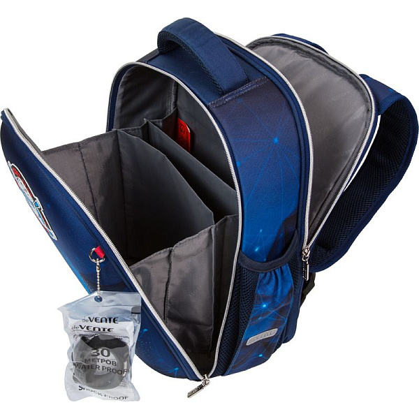 Рюкзак школьный "deVENTE. Junior. Hockey"жесткий 35x27x13 см (14 л) вес 800 г, 1 отд. на молнии , светоотражающие элементы, в комплекте с брелоком